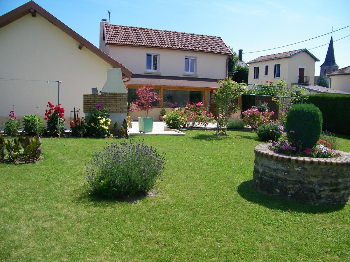 Au Pied Du Cognelot Bed & Breakfast Chalindrey Luaran gambar