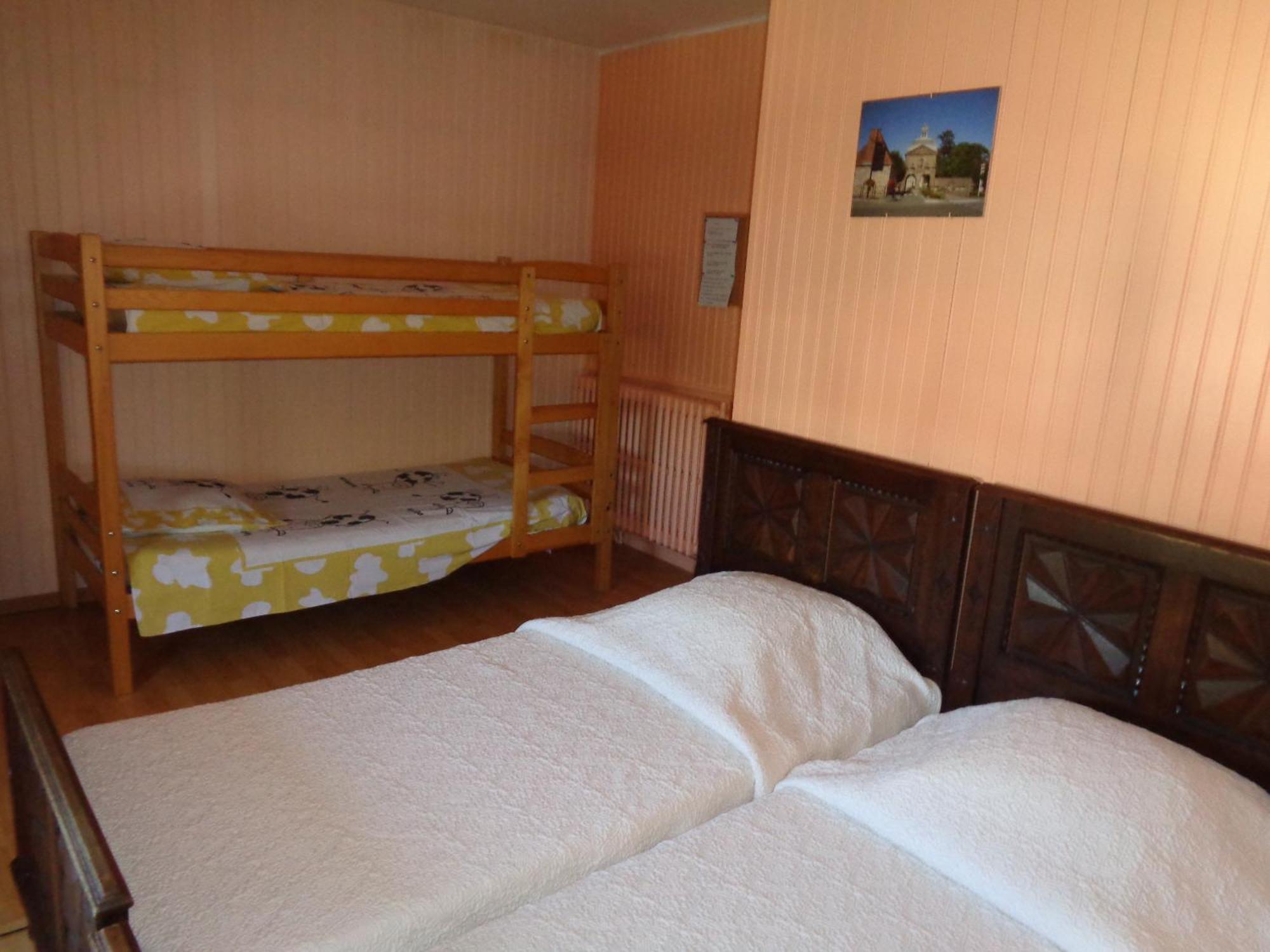 Au Pied Du Cognelot Bed & Breakfast Chalindrey Luaran gambar